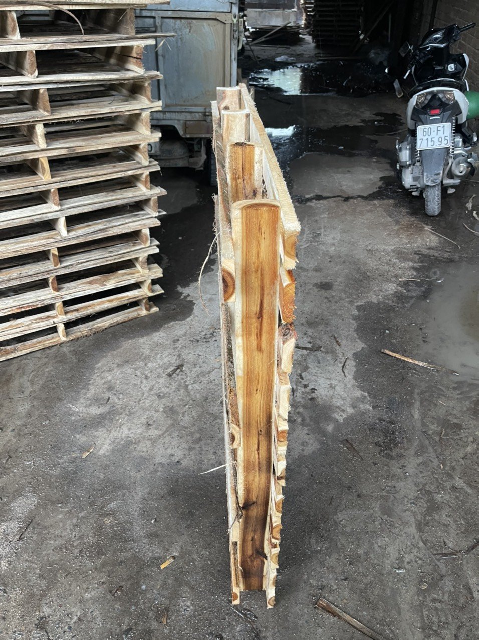 bán pallet gỗ gạch men hàng chợ